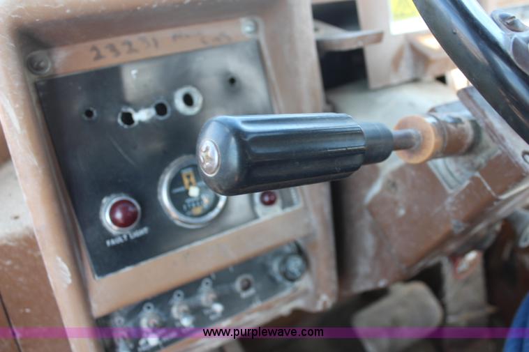 image for item K6754 1983 Caterpillar 992C wheel loader