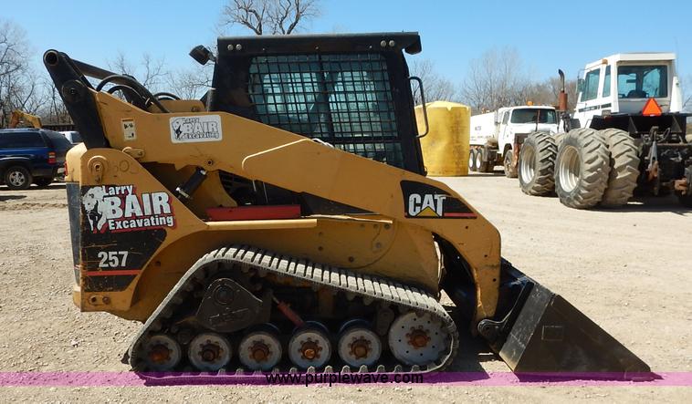 image for item K6759 2003 Caterpillar 257 skid steer