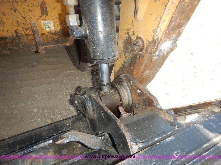 image for item K6759 2003 Caterpillar 257 skid steer