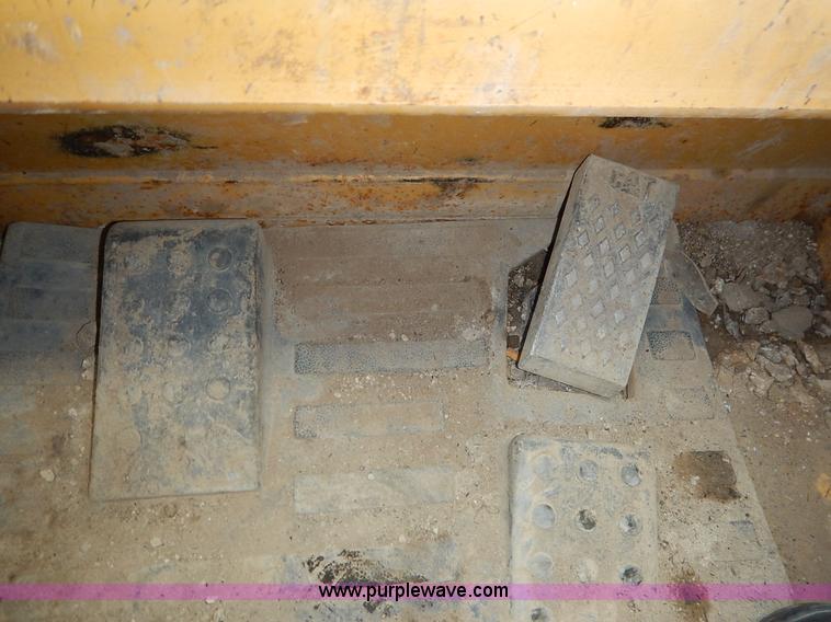 image for item K6759 2003 Caterpillar 257 skid steer