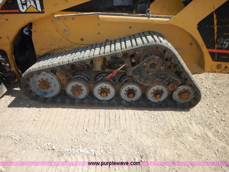 image for item K6759 2003 Caterpillar 257 skid steer