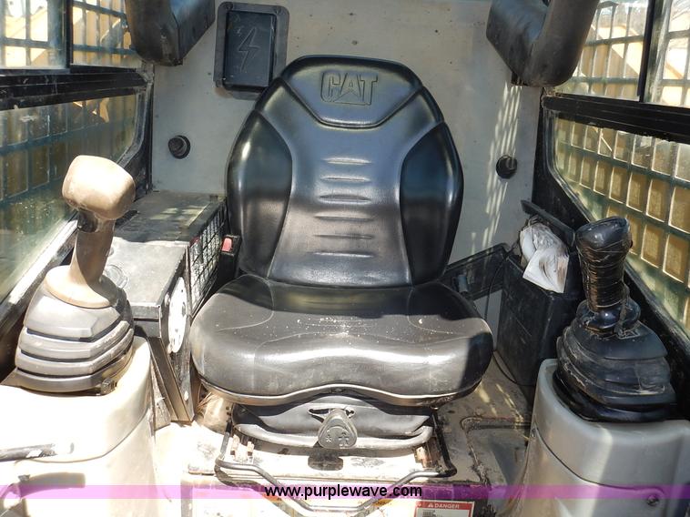 image for item K6760 2003 Caterpillar 257 skid steer