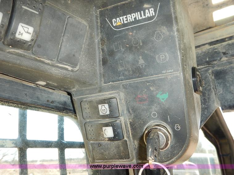 image for item K6760 2003 Caterpillar 257 skid steer