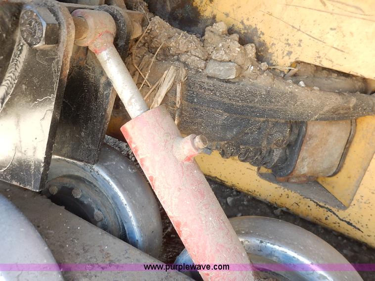 image for item K6760 2003 Caterpillar 257 skid steer