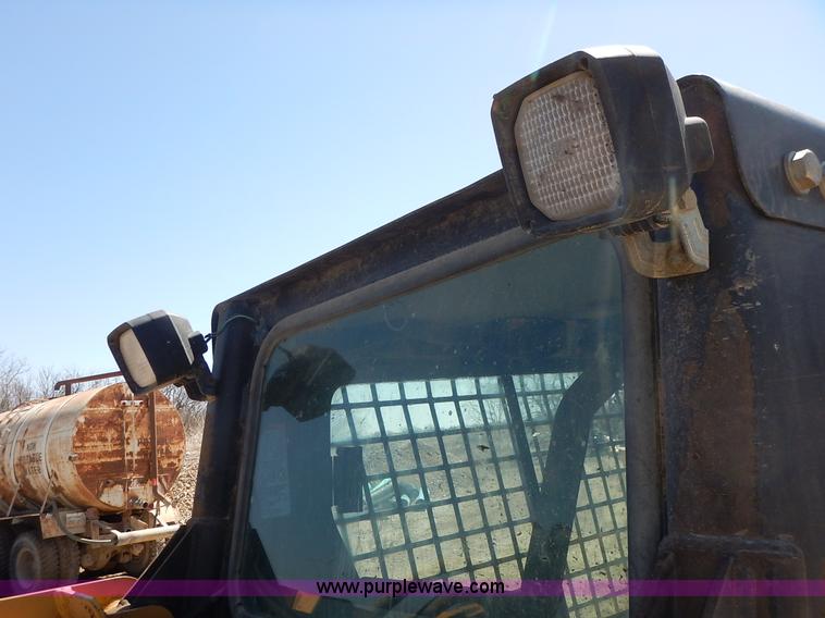 image for item K6760 2003 Caterpillar 257 skid steer