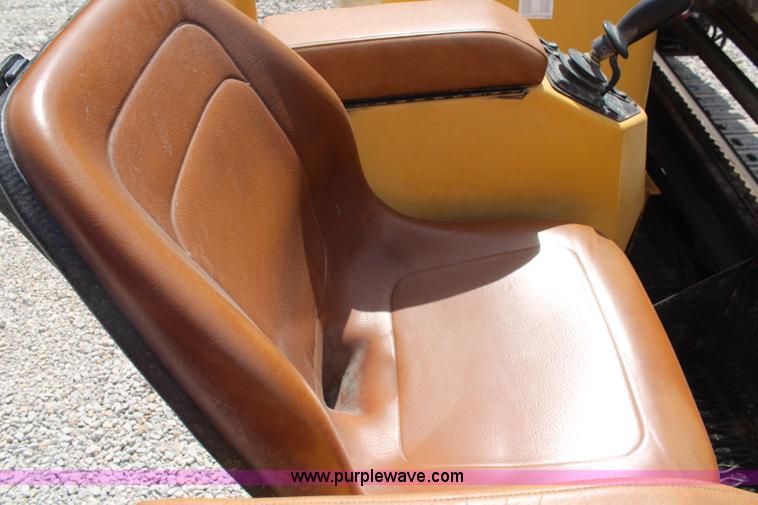 image for item K6763 2001 Vermeer D24X33 directional drill