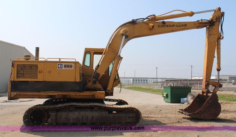 image for item K6841 1973 Caterpillar 225 excavator