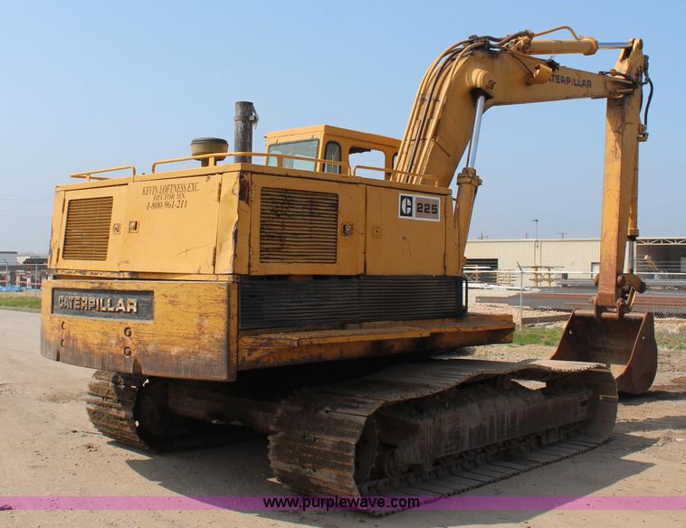 image for item K6841 1973 Caterpillar 225 excavator