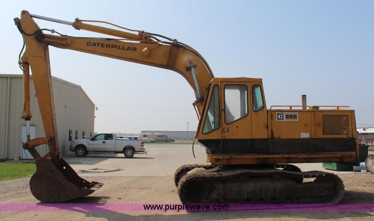 image for item K6841 1973 Caterpillar 225 excavator