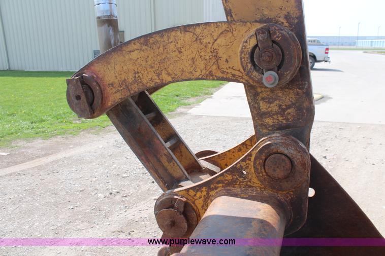 image for item K6841 1973 Caterpillar 225 excavator