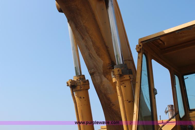 image for item K6841 1973 Caterpillar 225 excavator