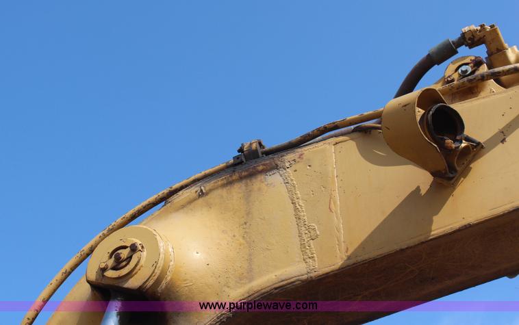 image for item K6841 1973 Caterpillar 225 excavator