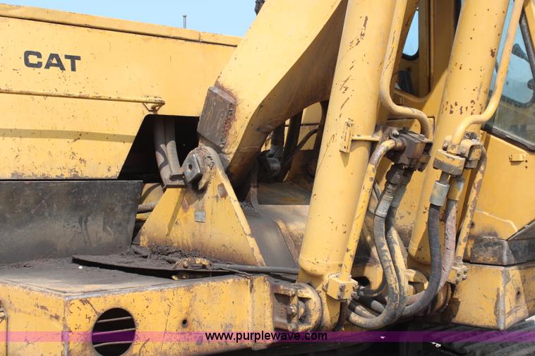 image for item K6841 1973 Caterpillar 225 excavator