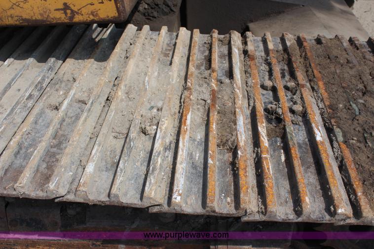 image for item K6841 1973 Caterpillar 225 excavator