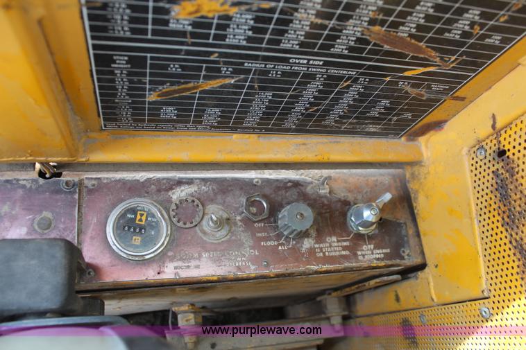 image for item K6841 1973 Caterpillar 225 excavator