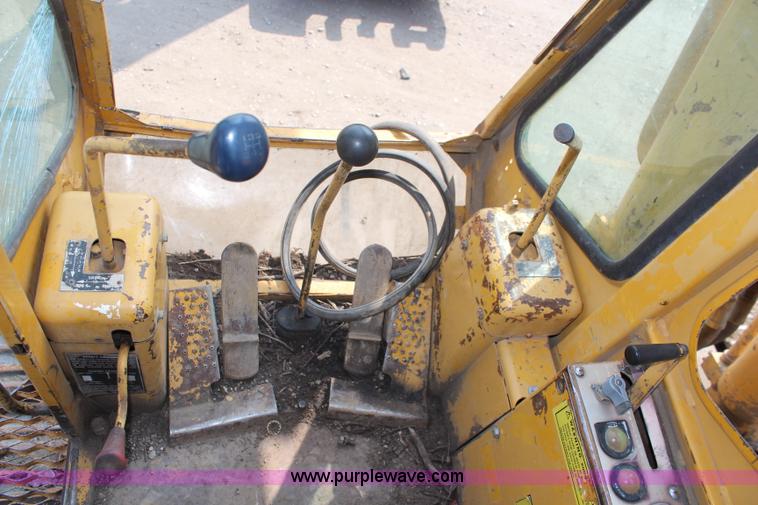 image for item K6841 1973 Caterpillar 225 excavator