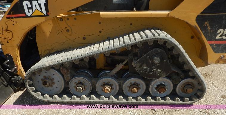 image for item K7179 2003 Caterpillar 257 skid steer