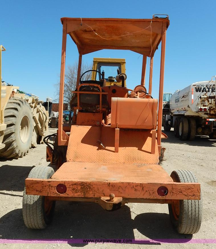 image for item K7342 Broce Broom