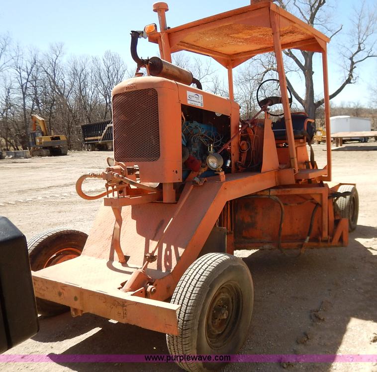 image for item K7342 Broce Broom