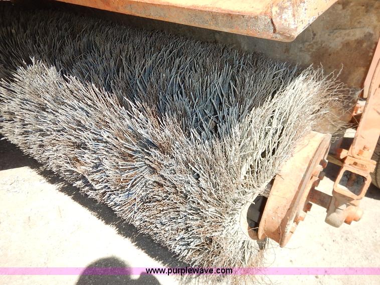 image for item K7342 Broce Broom