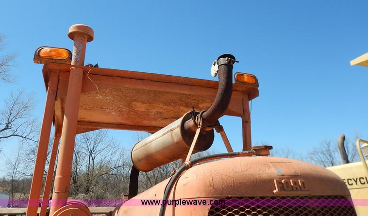 image for item K7342 Broce Broom