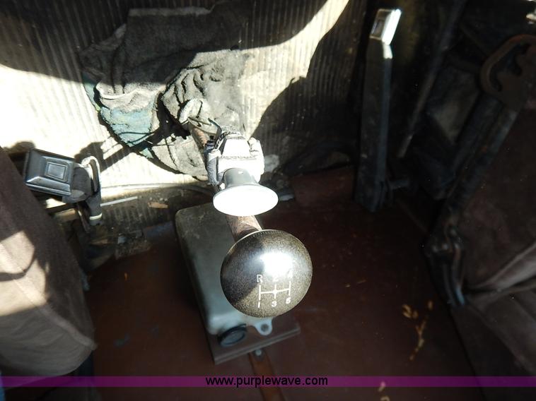 image for item K7343 1983 Ford LNT9000 semi truck