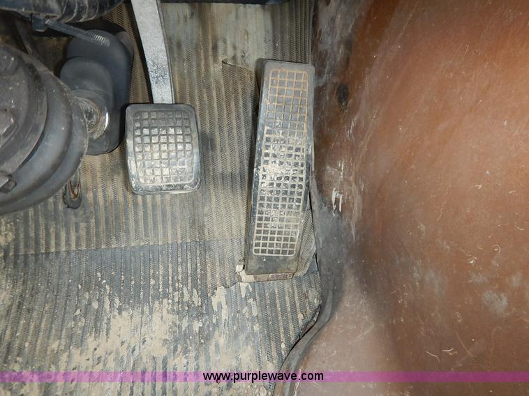 image for item K7343 1983 Ford LNT9000 semi truck