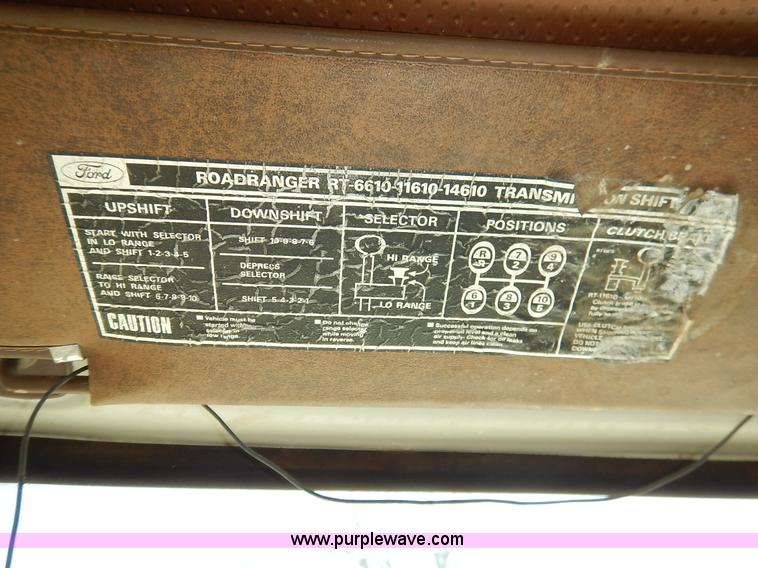 image for item K7343 1983 Ford LNT9000 semi truck