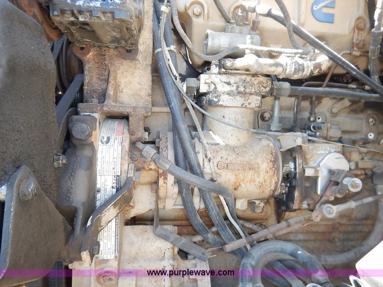 image for item K7343 1983 Ford LNT9000 semi truck