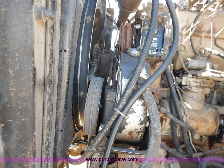 image for item K7343 1983 Ford LNT9000 semi truck