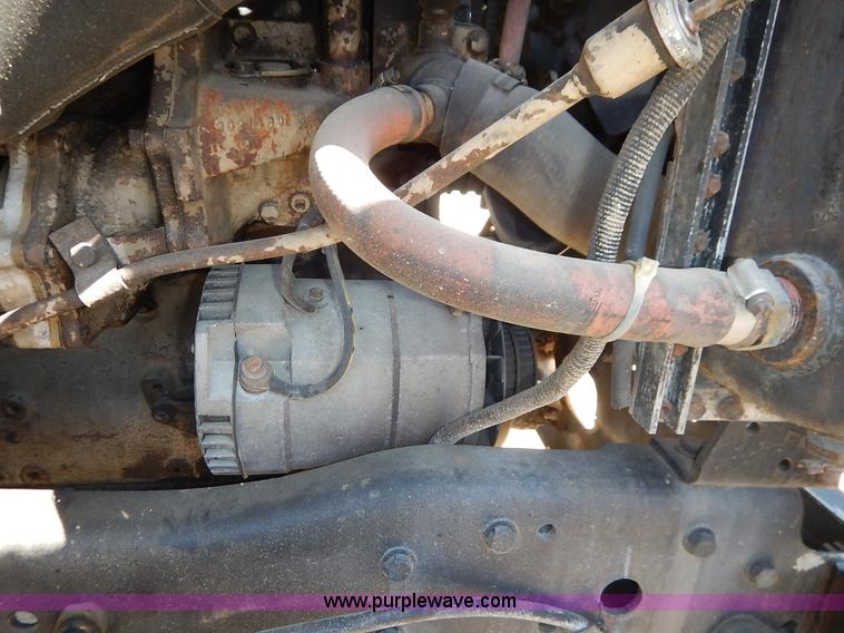 image for item K7343 1983 Ford LNT9000 semi truck