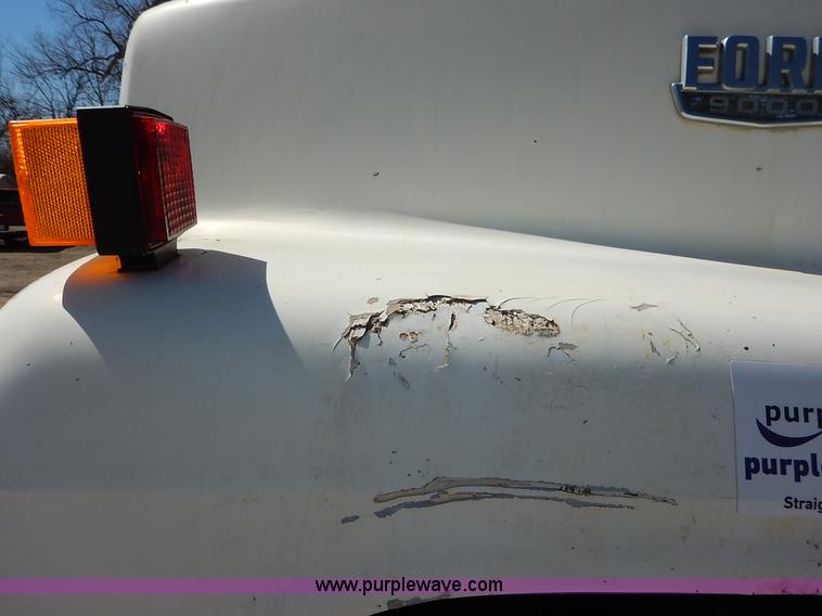 image for item K7343 1983 Ford LNT9000 semi truck