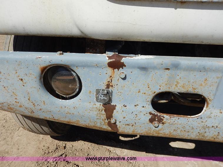 image for item K7343 1983 Ford LNT9000 semi truck