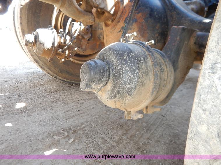 image for item K7343 1983 Ford LNT9000 semi truck