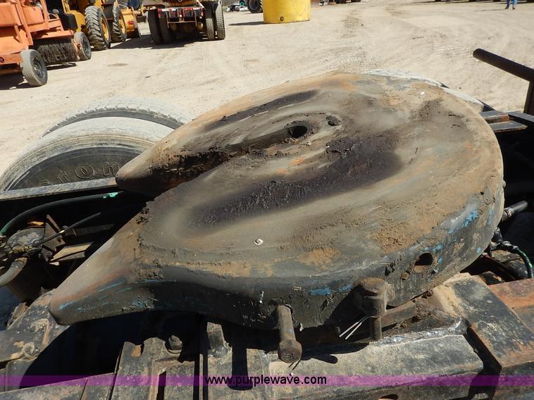 image for item K7343 1983 Ford LNT9000 semi truck