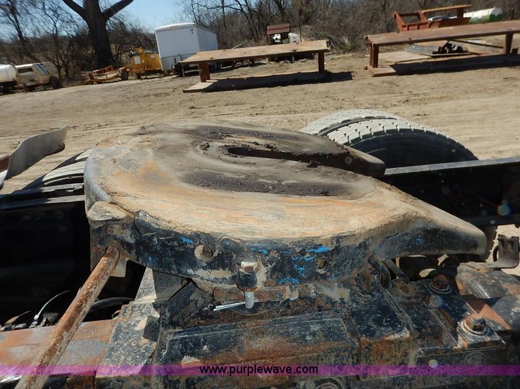 image for item K7343 1983 Ford LNT9000 semi truck