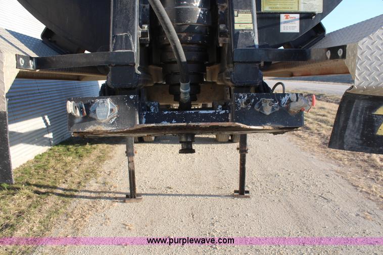image for item K8769 2002 Travis barrel bed end dump trailer