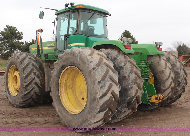 image for item K8931 2002 John Deere 9520 4WD tractor