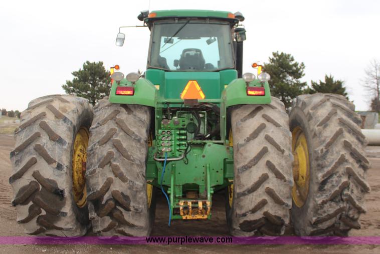 image for item K8931 2002 John Deere 9520 4WD tractor
