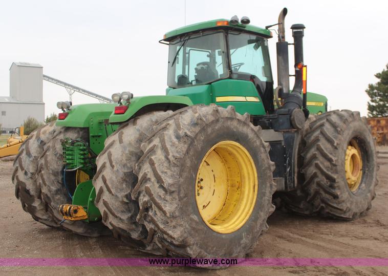 image for item K8931 2002 John Deere 9520 4WD tractor