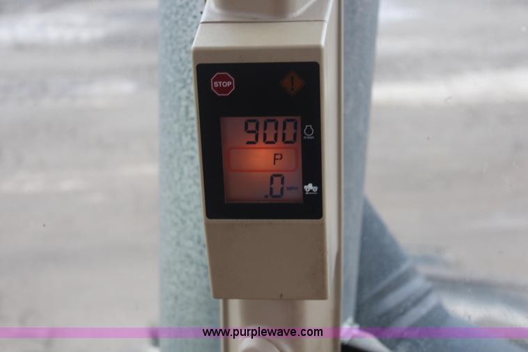 image for item K8931 2002 John Deere 9520 4WD tractor