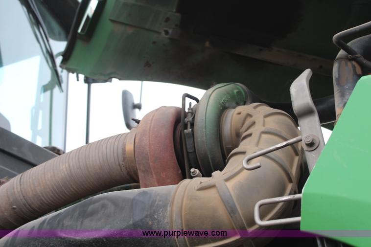 image for item K8931 2002 John Deere 9520 4WD tractor