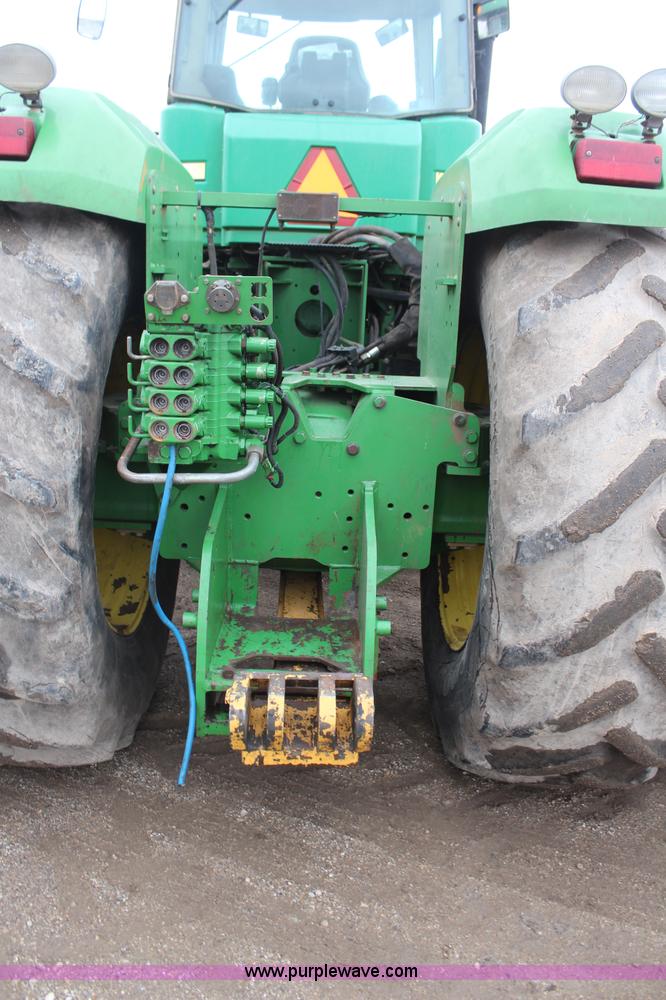 image for item K8931 2002 John Deere 9520 4WD tractor