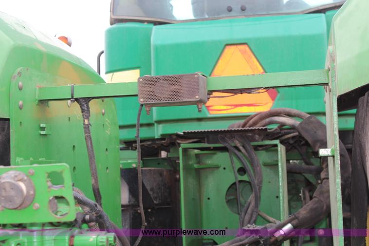 image for item K8931 2002 John Deere 9520 4WD tractor