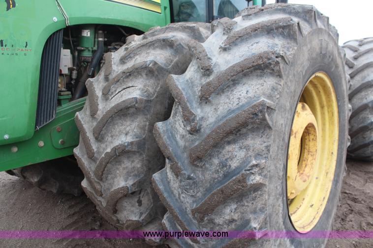 image for item K8931 2002 John Deere 9520 4WD tractor