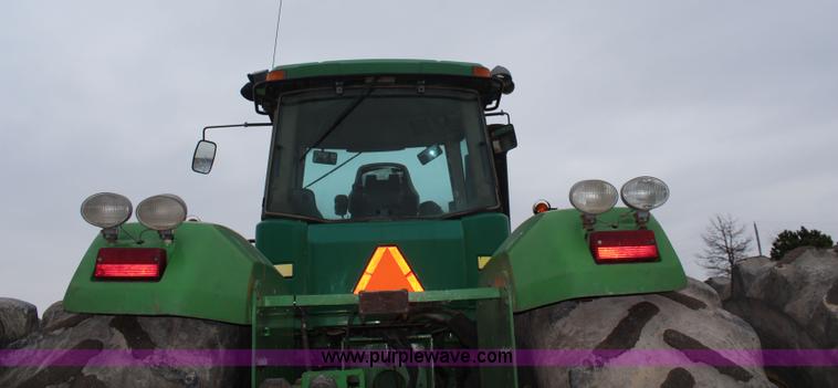 image for item K8931 2002 John Deere 9520 4WD tractor