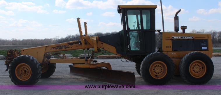 image for item K8960 1977 John Deere 670 motor grader