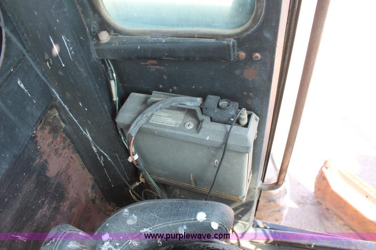 image for item K8960 1977 John Deere 670 motor grader