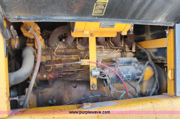 image for item K8960 1977 John Deere 670 motor grader