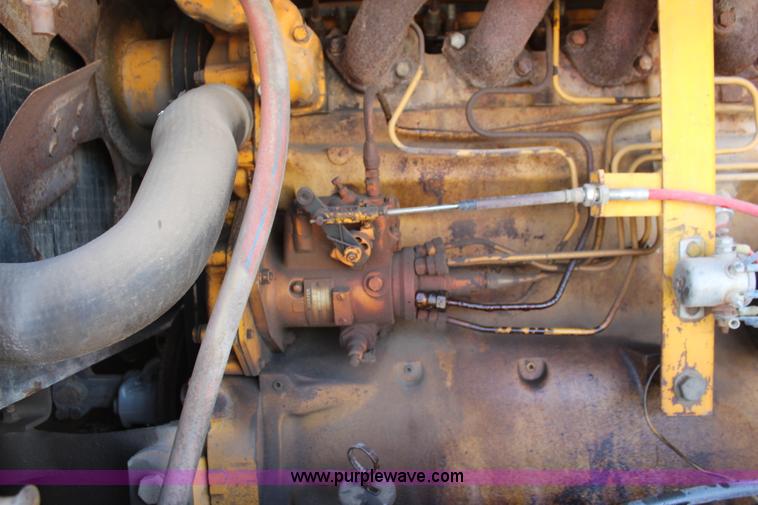 image for item K8960 1977 John Deere 670 motor grader